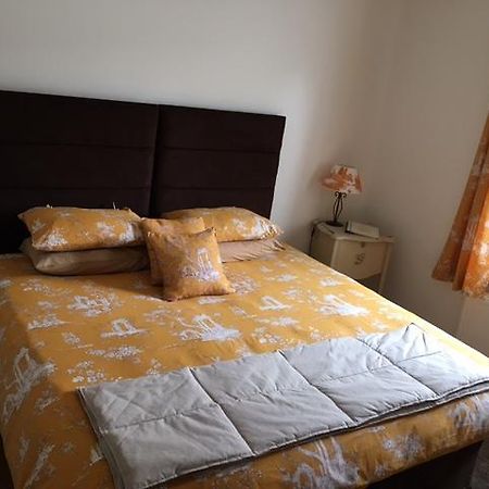 Cherry Tree Guesthouse Bradford-On-Avon ภายนอก รูปภาพ